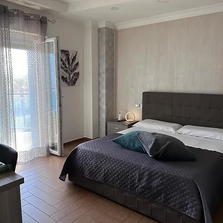 Palazzo Del Toro 住宿加早餐酒店 4*