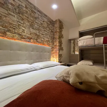 Couette-café Palazzo Del Toro 4*