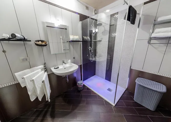 Palazzo Del Toro 4* Монтесильвано