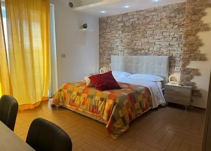 Palazzo Del Toro Монтесильвано